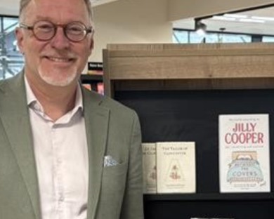 Cllr Paul Hodgkinson, cabinet member for libraries and Patsy To head of libraries